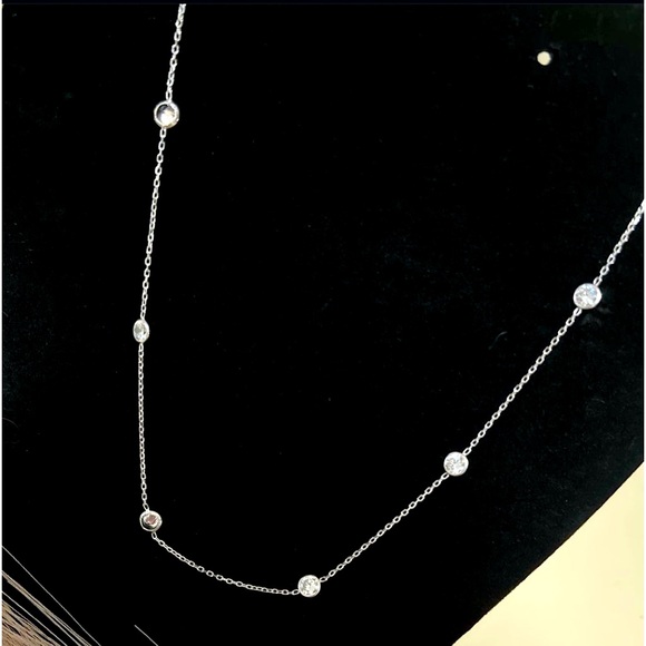 Accessories - Crystal necklace